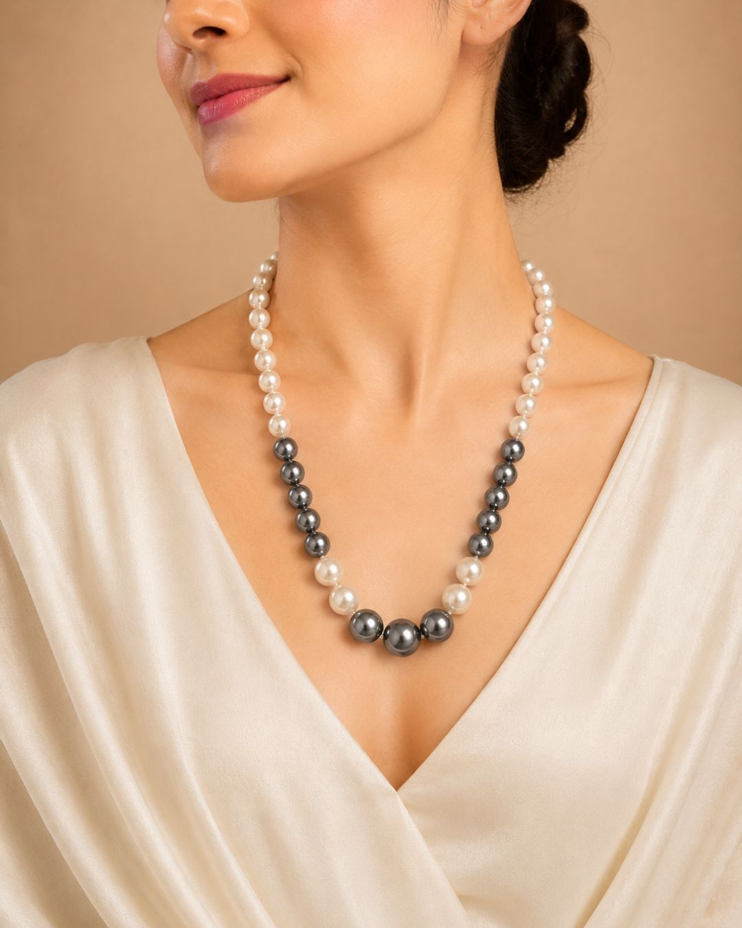 Moonlit Contrast Shell Pearl Mala Necklace - Image 3